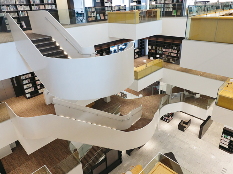 小牧市中央図書館